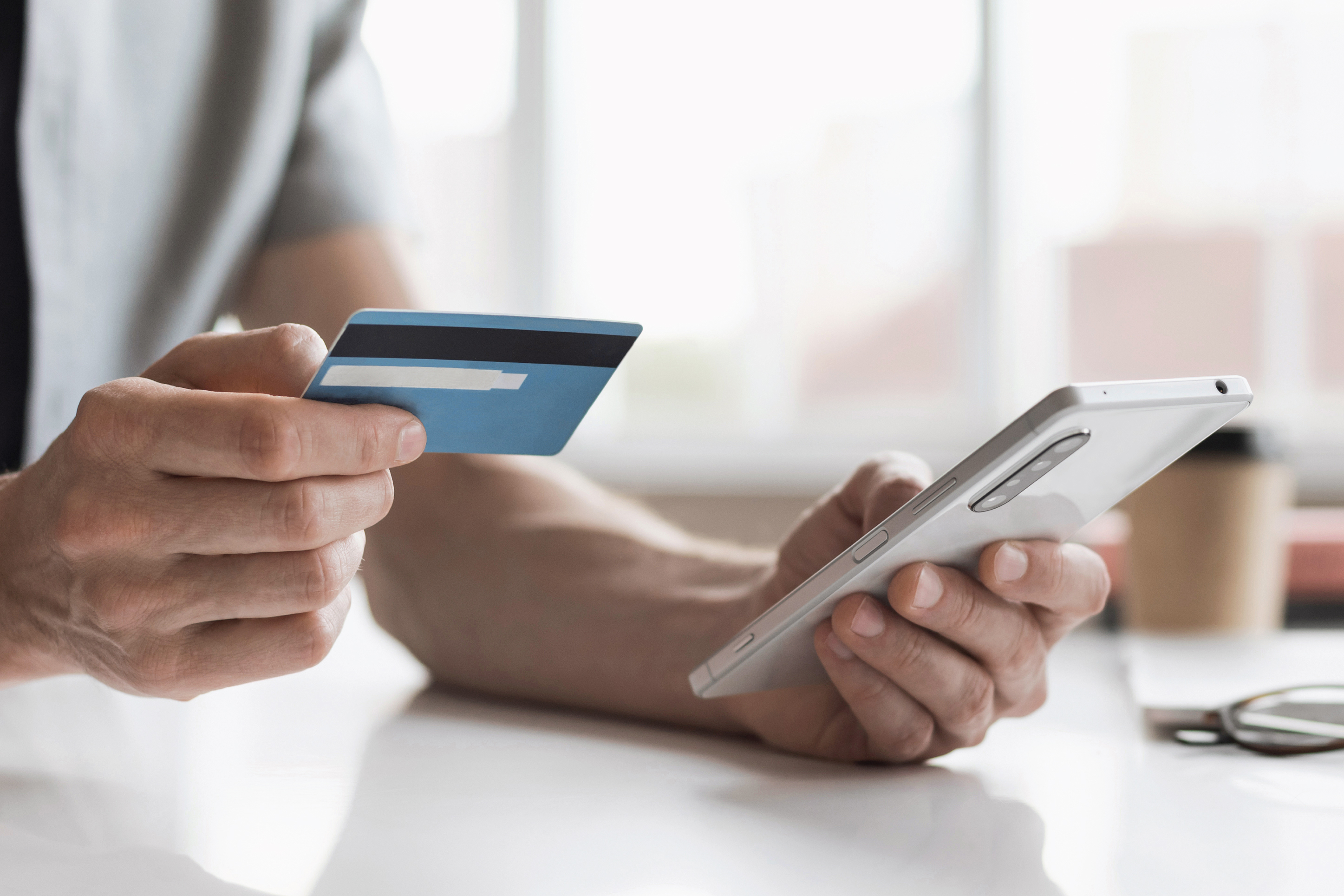 making a payment on a smart phone using a credit card